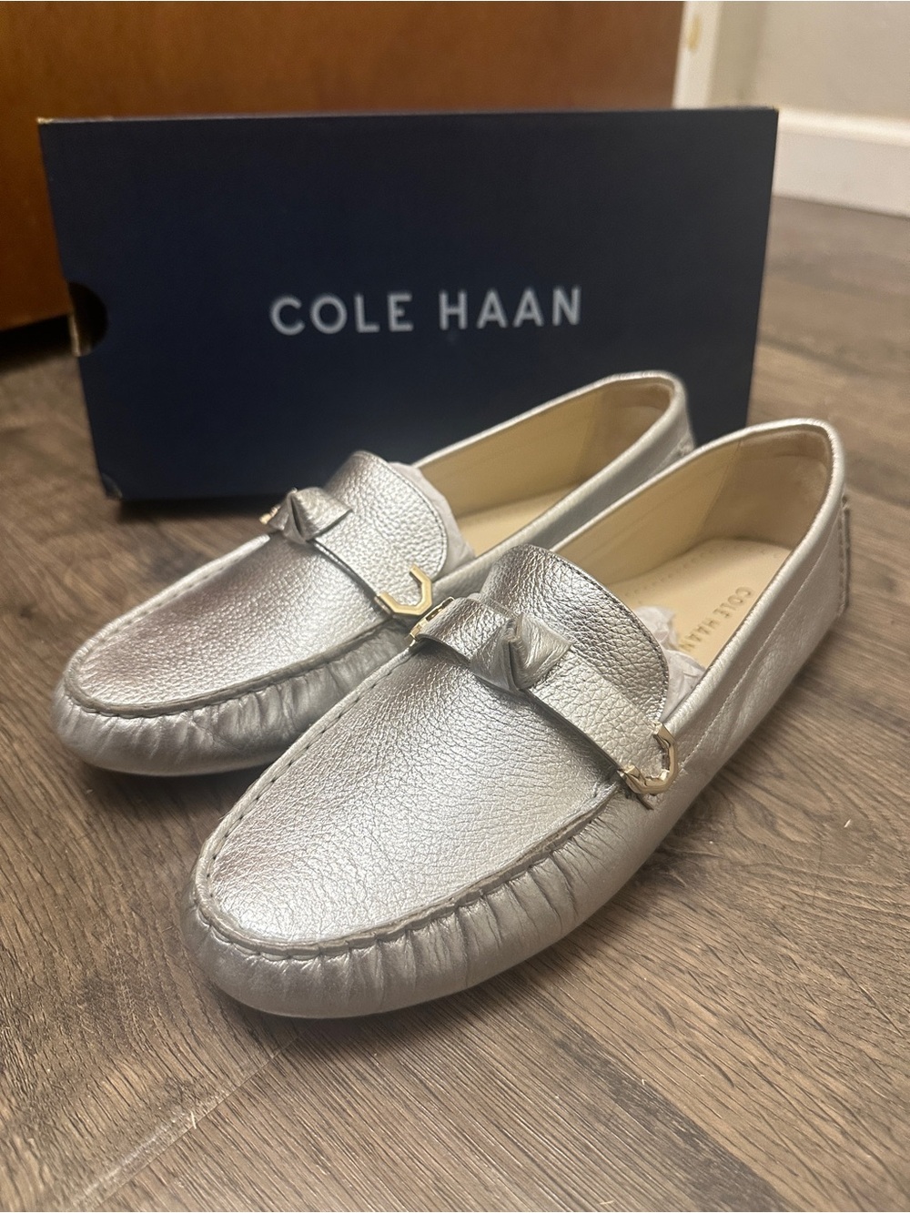 Cole Haan Metallic Silver Leather Loafers with Bow Accent size 9